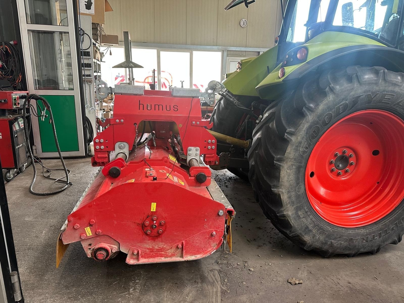 Flail mulcher in the workshop before the balancing session